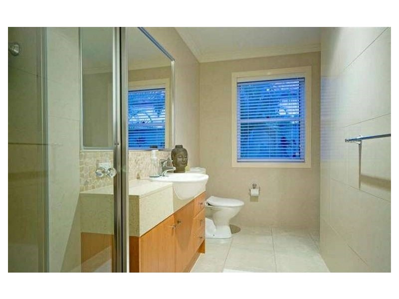 16 Eastpark Waters, Helensvale QLD 4212