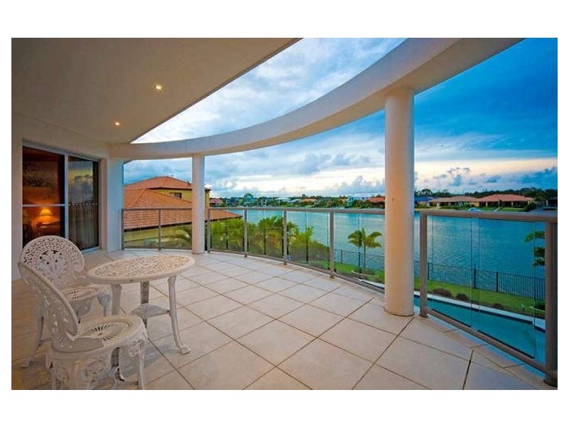 16 Eastpark Waters, Helensvale QLD 4212