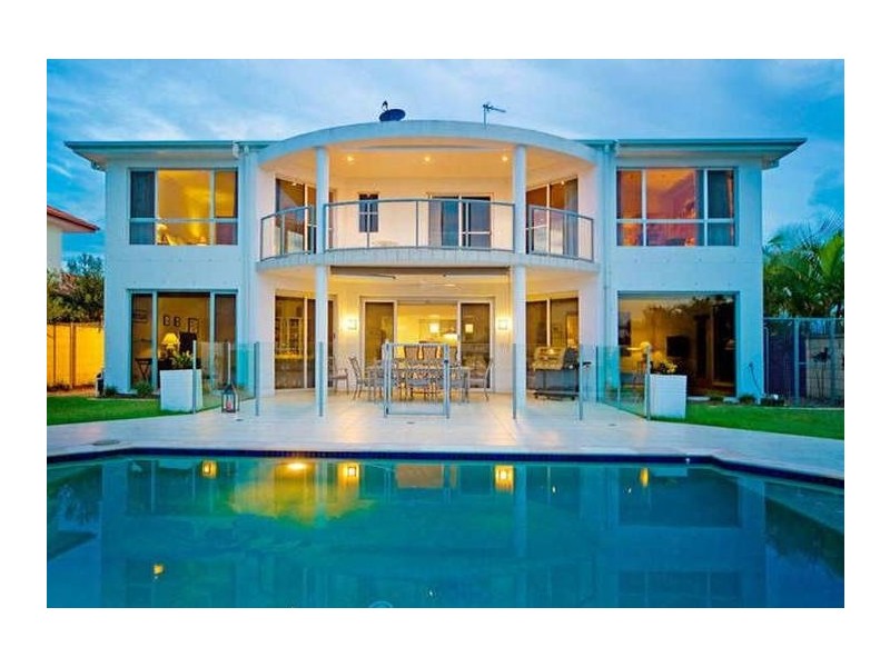 16 Eastpark Waters, Helensvale QLD 4212