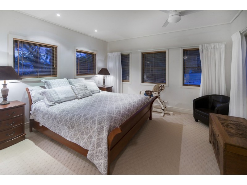 1524 Riverdale Drive, Hope Island QLD 4212