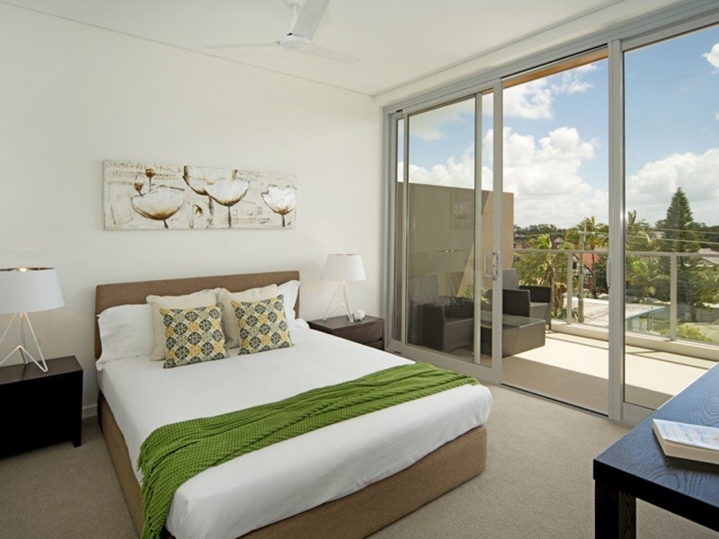 303/14 Bruce Avenue, Paradise Point QLD 4216