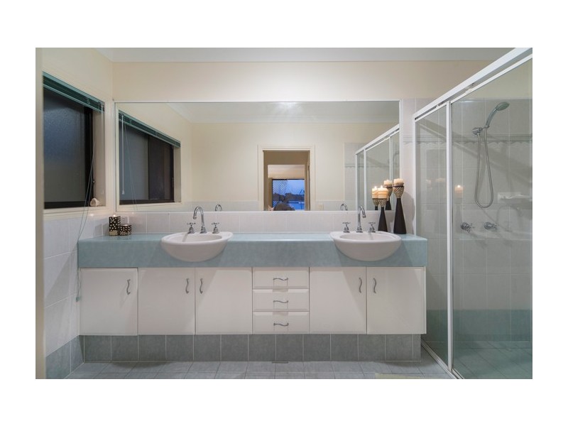 26 The Peninsula, Helensvale QLD 4212