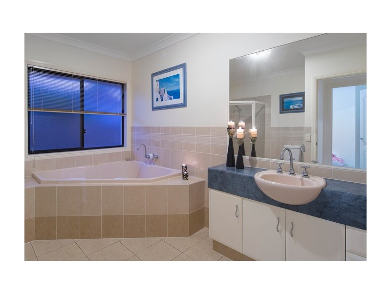 26 The Peninsula, Helensvale QLD 4212