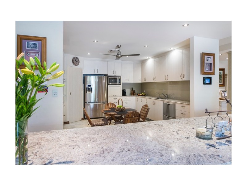 2580 Gracemere Cct North, Hope Island QLD 4212