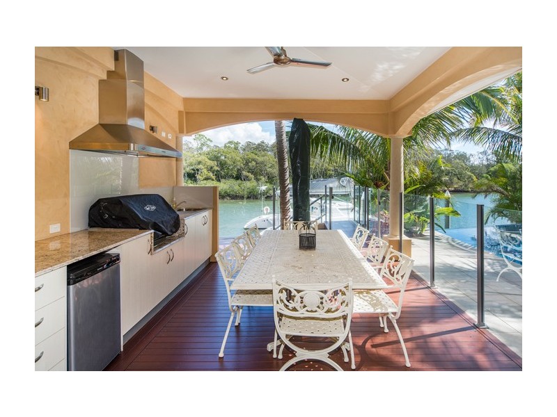 2580 Gracemere Cct North, Hope Island QLD 4212