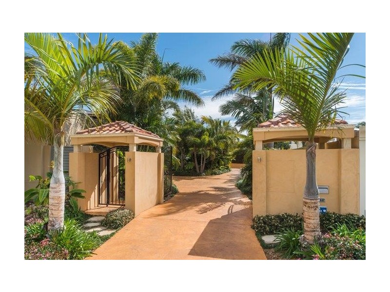 2580 Gracemere Cct North, Hope Island QLD 4212
