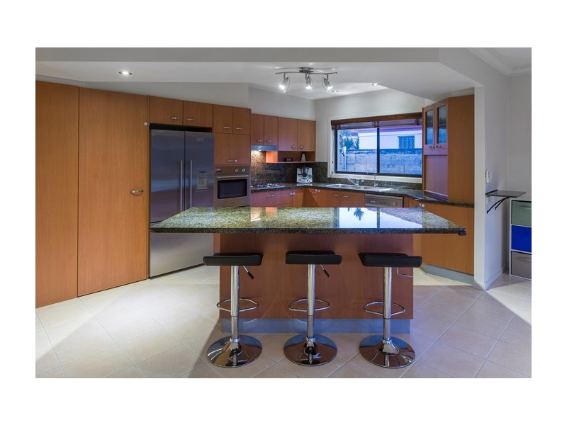 16 Dallow Crescent, Helensvale QLD 4212