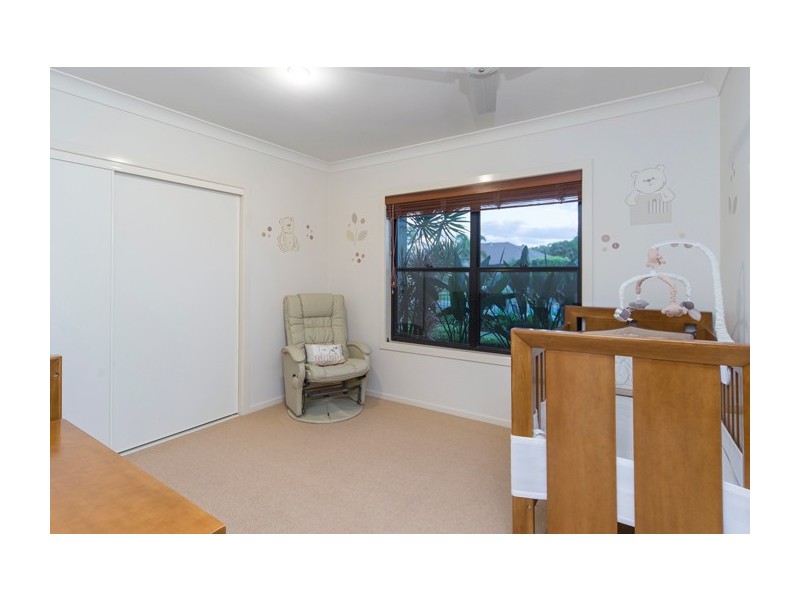 16 Dallow Crescent, Helensvale QLD 4212