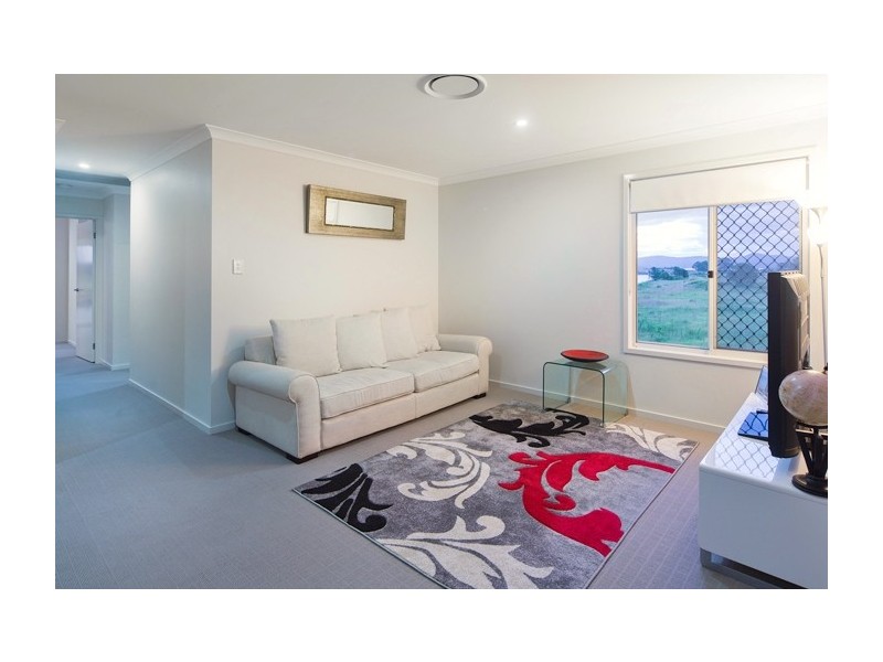 62 Harbour Rise, Hope Island QLD 4212