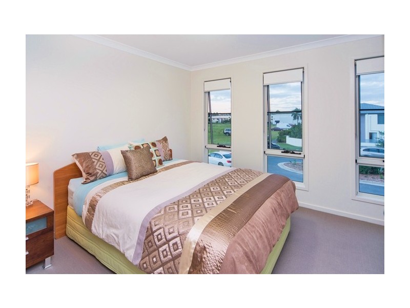 62 Harbour Rise, Hope Island QLD 4212