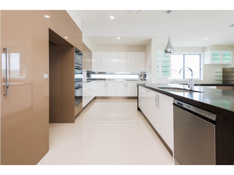 2173 Beaufort Way, Hope Island QLD 4212