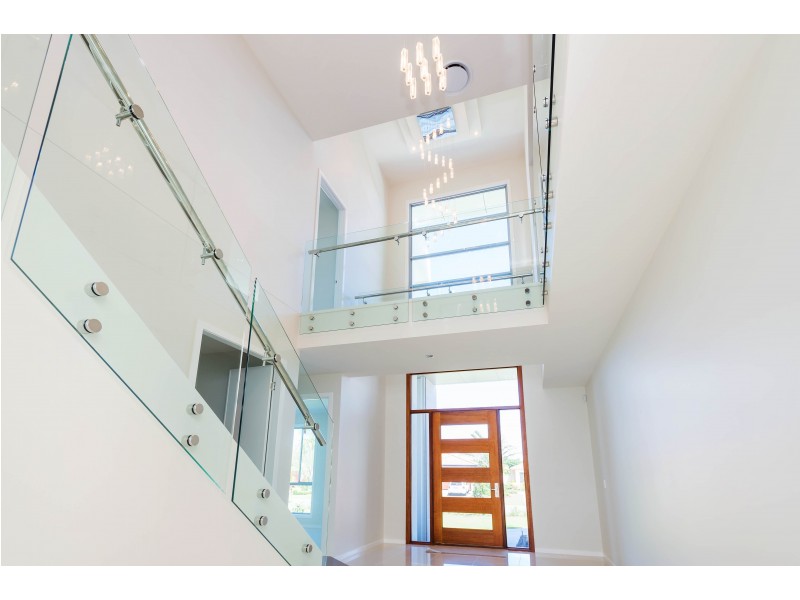 2173 Beaufort Way, Hope Island QLD 4212