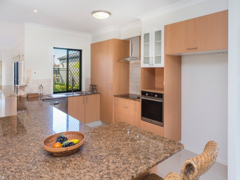 535 Oyster Cove Promenade, Helensvale QLD 4212