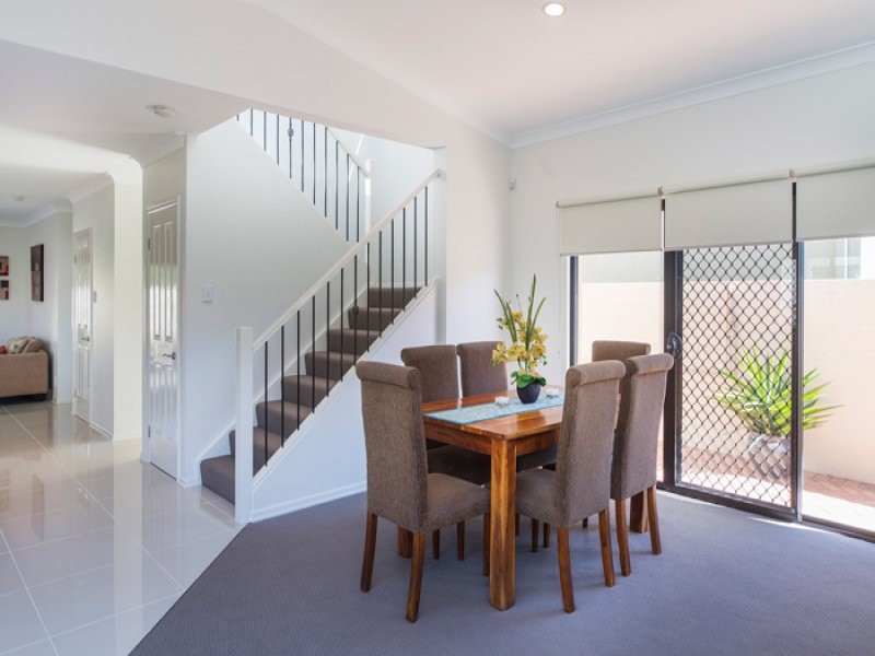 535 Oyster Cove Promenade, Helensvale QLD 4212