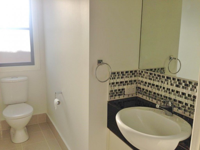 535 Oyster Cove Promenade, Helensvale QLD 4212