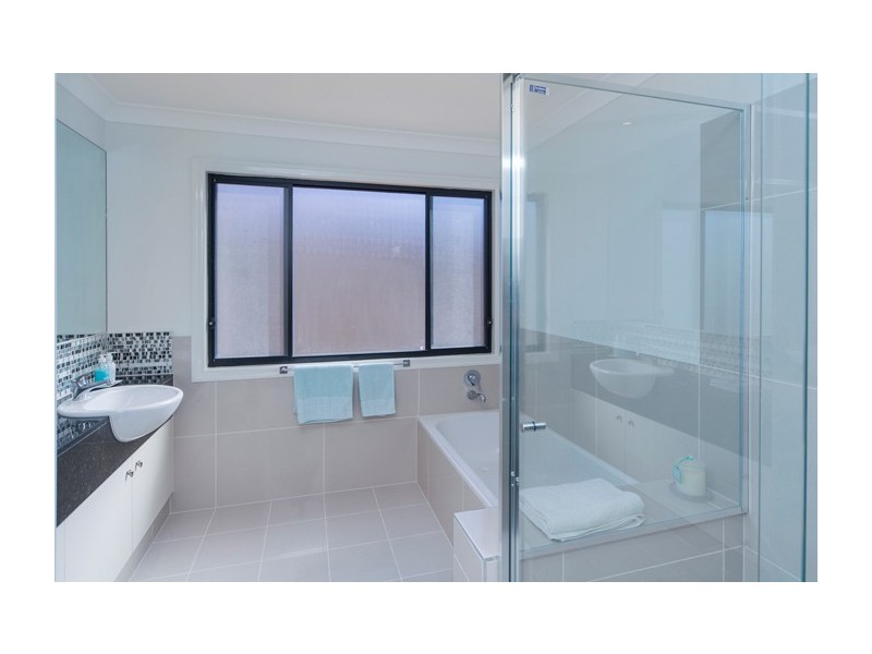 535 Oyster Cove Promenade, Helensvale QLD 4212