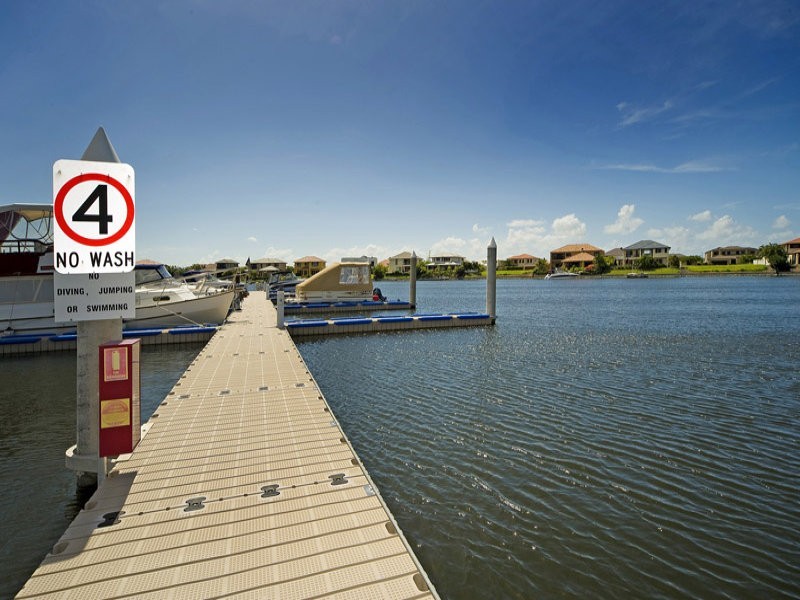 535 Oyster Cove Promenade, Helensvale QLD 4212