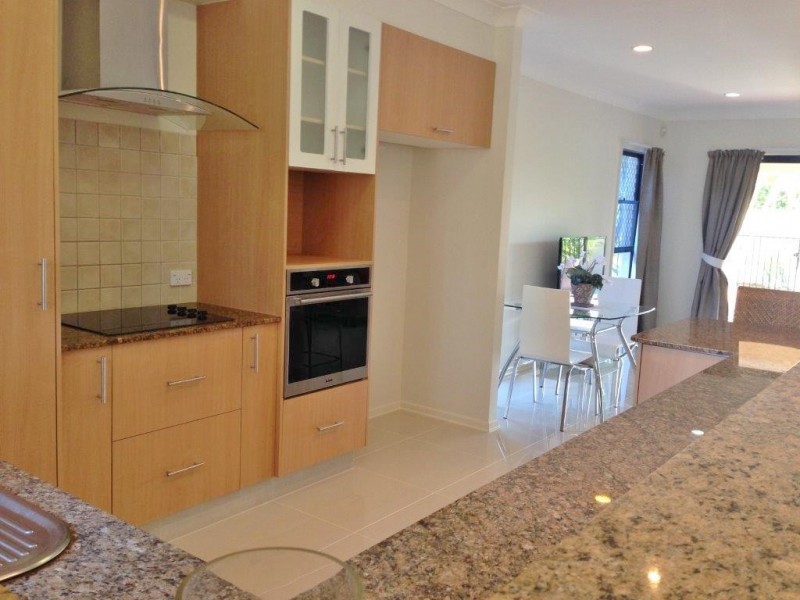 535 Oyster Cove Promenade, Helensvale QLD 4212