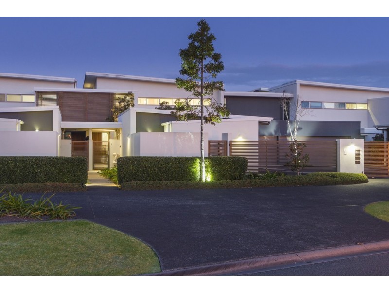 7506 The Links Springfield Drive, Hope Island QLD 4212