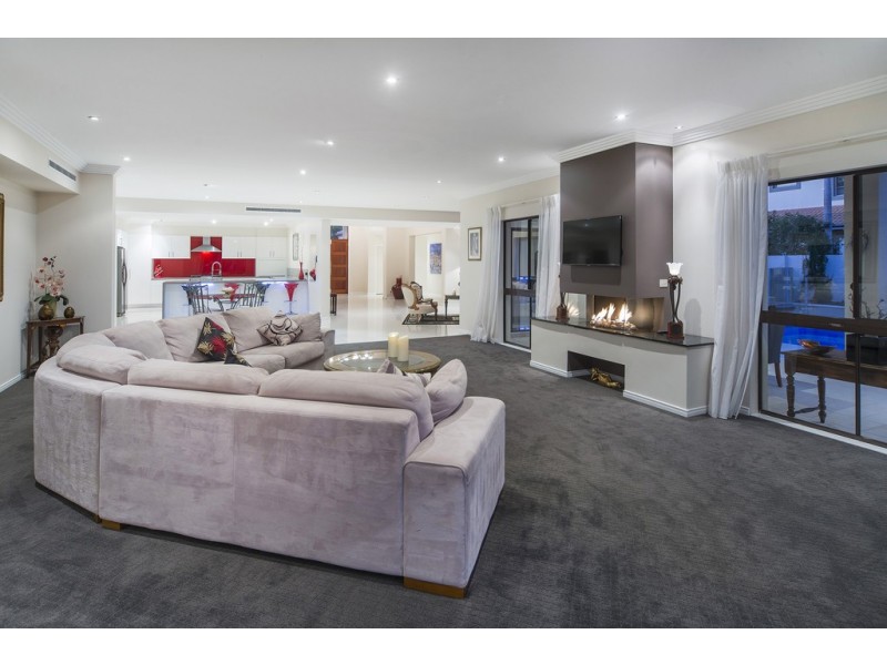 1094 Beechwood Drive, Hope Island QLD 4212