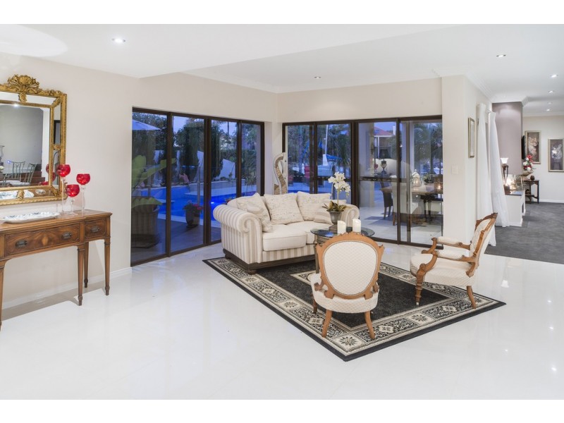 1094 Beechwood Drive, Hope Island QLD 4212