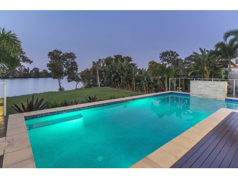 33 River Cove Place, Helensvale QLD 4212
