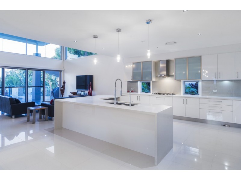 33 River Cove Place, Helensvale QLD 4212