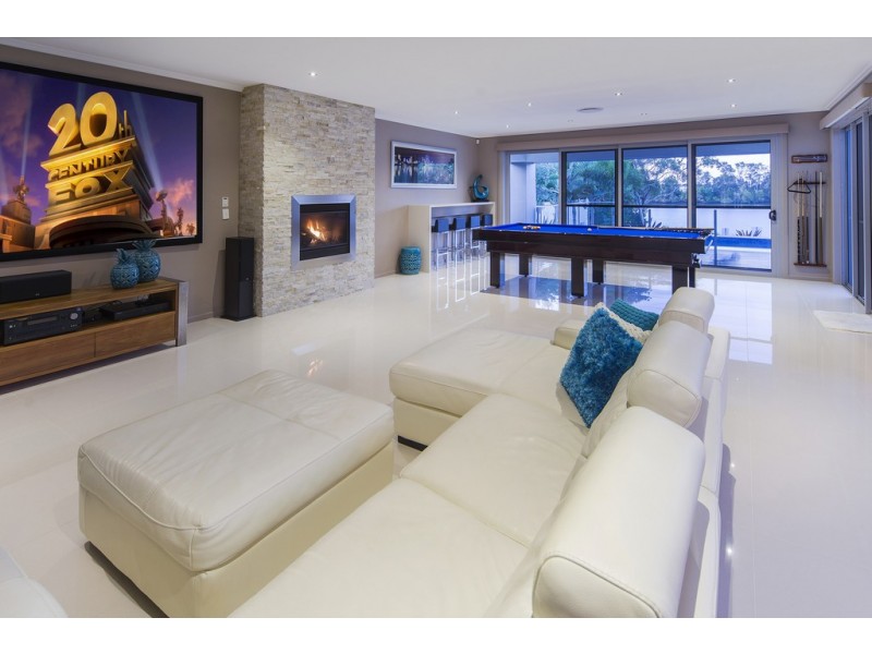33 River Cove Place, Helensvale QLD 4212