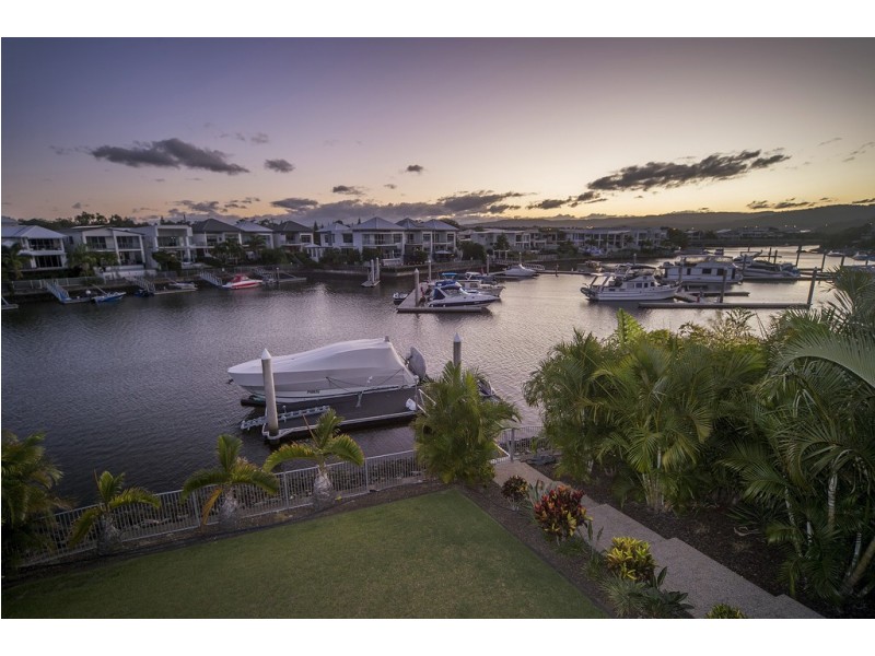 42 Quayside Drive, Helensvale QLD 4212