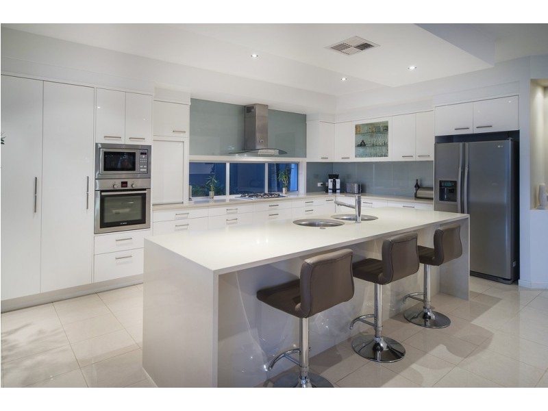 42 Quayside Drive, Helensvale QLD 4212