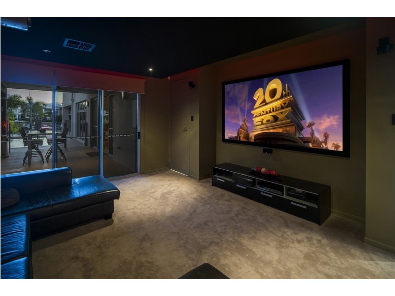 42 Quayside Drive, Helensvale QLD 4212