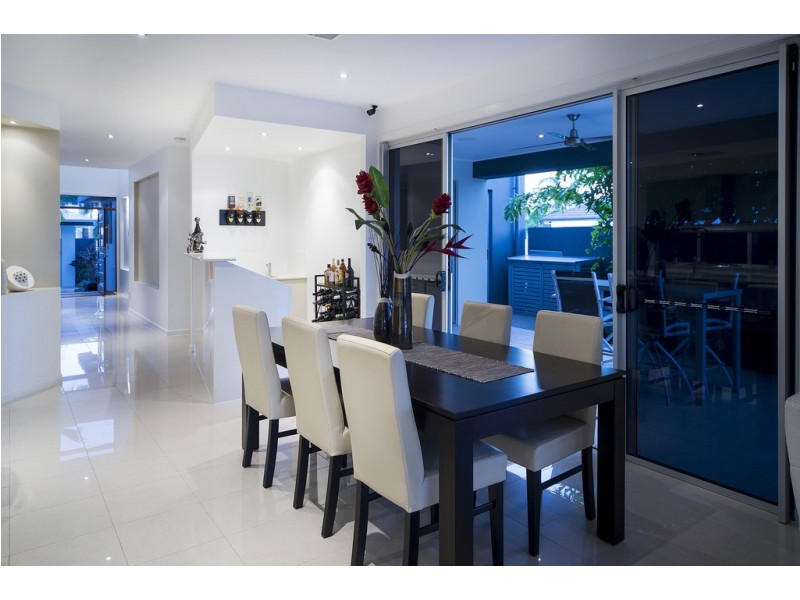 42 Quayside Drive, Helensvale QLD 4212