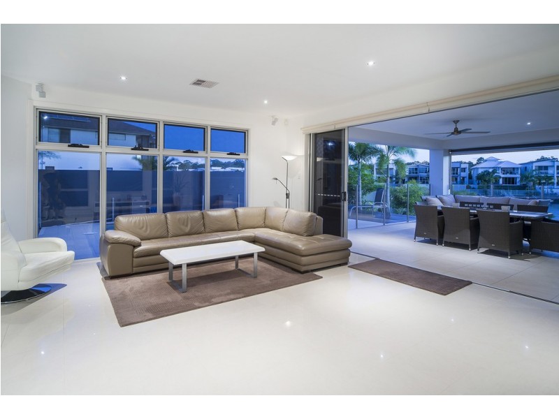 42 Quayside Drive, Helensvale QLD 4212