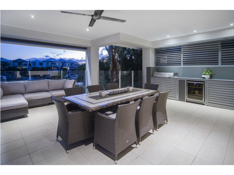 42 Quayside Drive, Helensvale QLD 4212