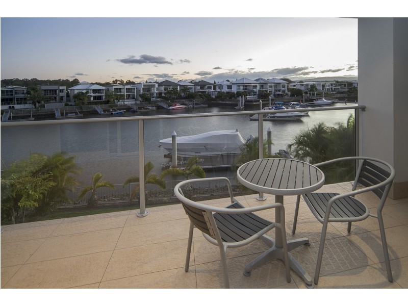 42 Quayside Drive, Helensvale QLD 4212