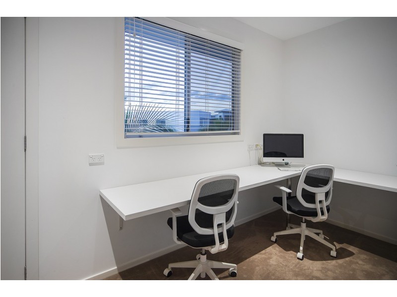 42 Quayside Drive, Helensvale QLD 4212