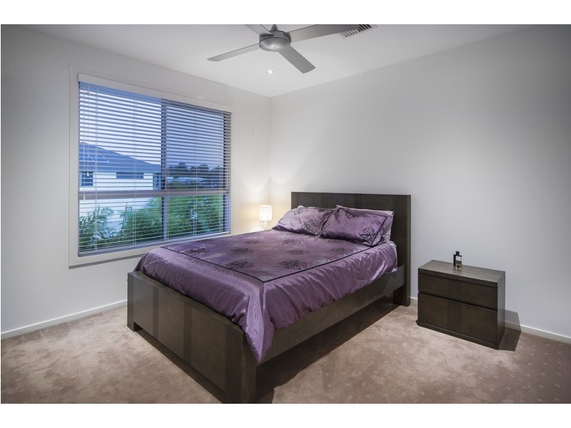 42 Quayside Drive, Helensvale QLD 4212