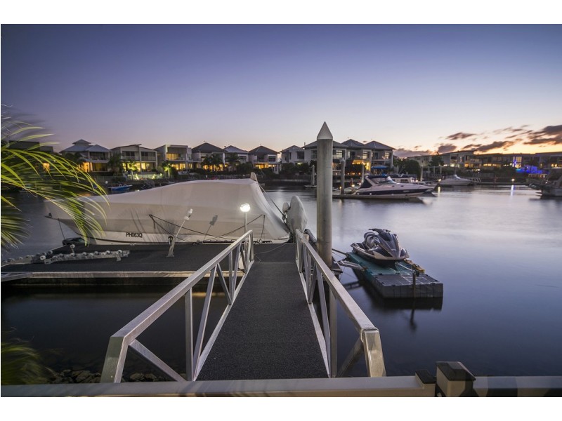 42 Quayside Drive, Helensvale QLD 4212