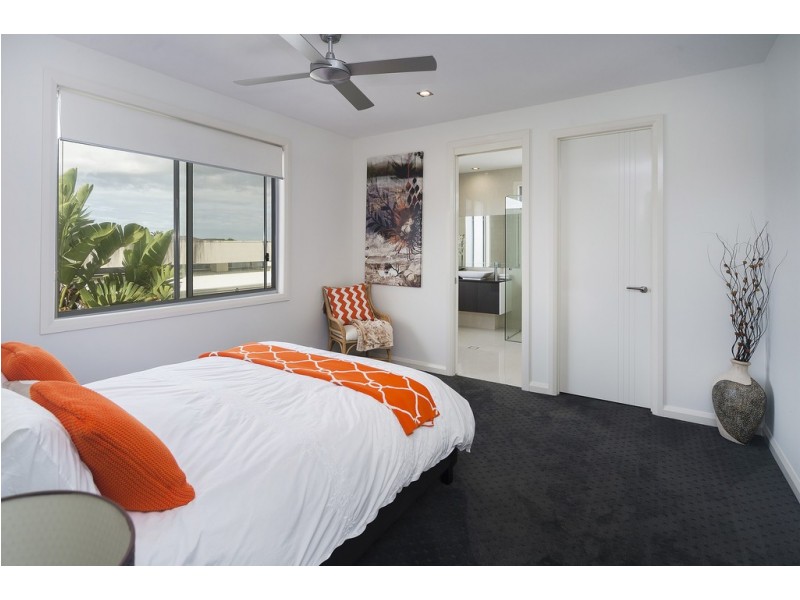 2602 Gracemere Cct North, Hope Island QLD 4212