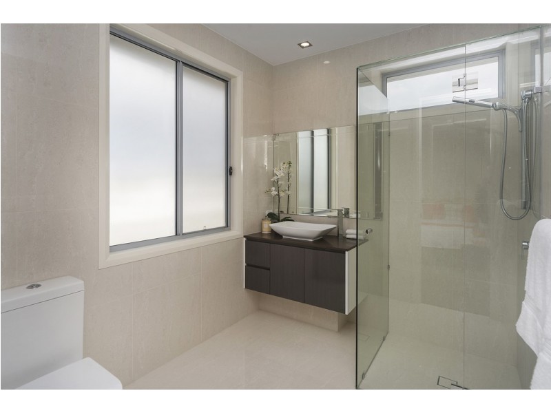 2602 Gracemere Cct North, Hope Island QLD 4212