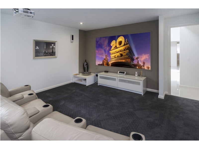 2602 Gracemere Cct North, Hope Island QLD 4212