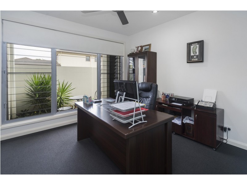 2602 Gracemere Cct North, Hope Island QLD 4212