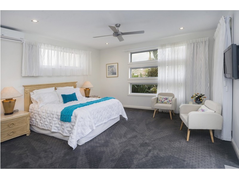 2602 Gracemere Cct North, Hope Island QLD 4212