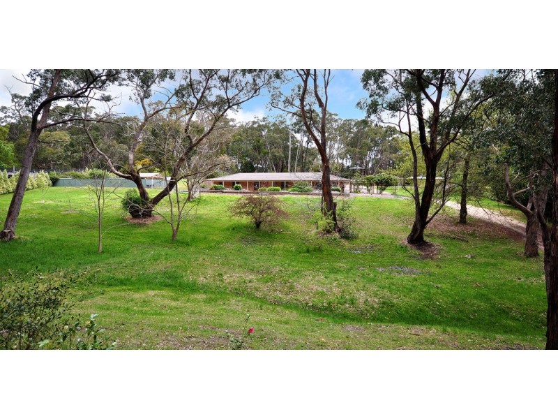 16 Nioka Drive, Ironbank SA 5153