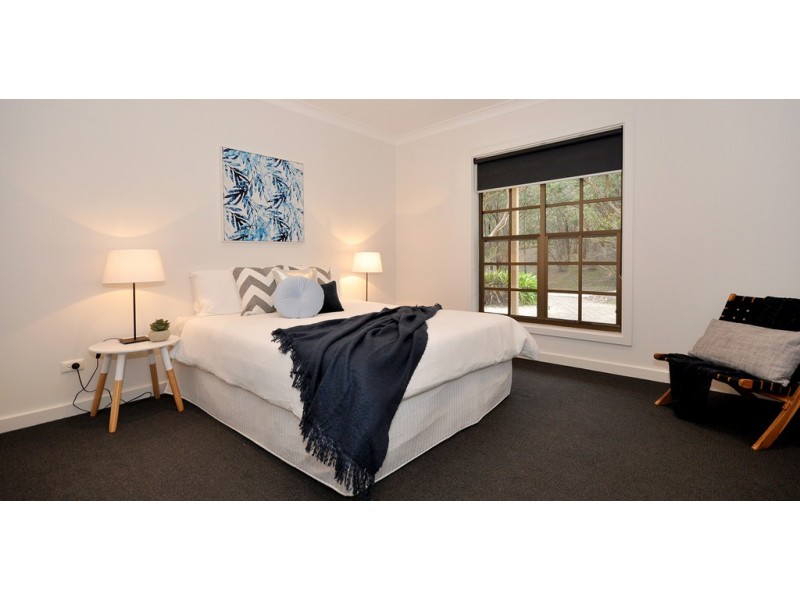 16 Nioka Drive, Ironbank SA 5153