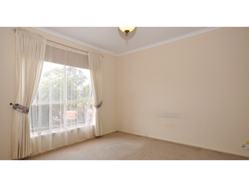 11 Ebony Court, Woodcroft SA 5162