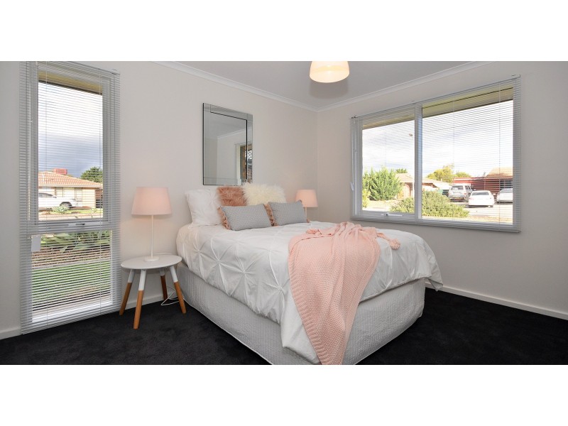 1 Holroyd Court, Morphett Vale SA 5162