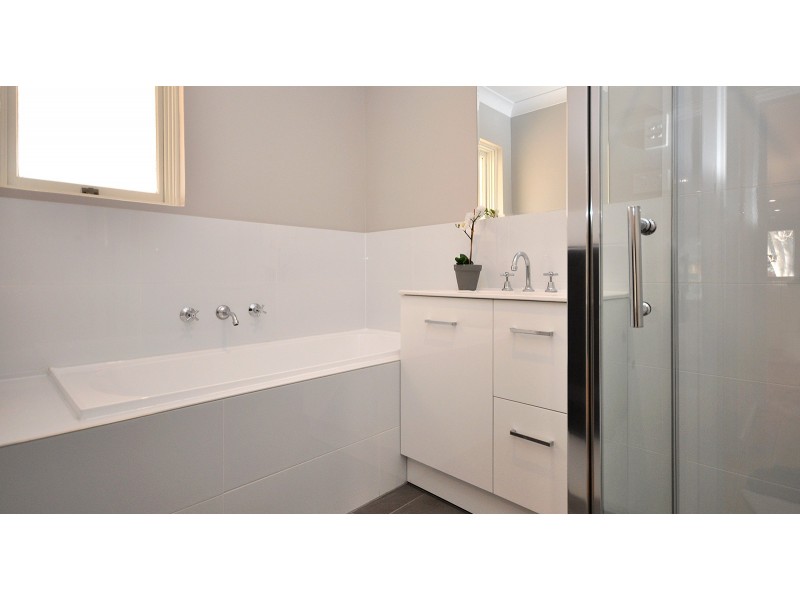 34 Arnold Drive, Hackham SA 5163