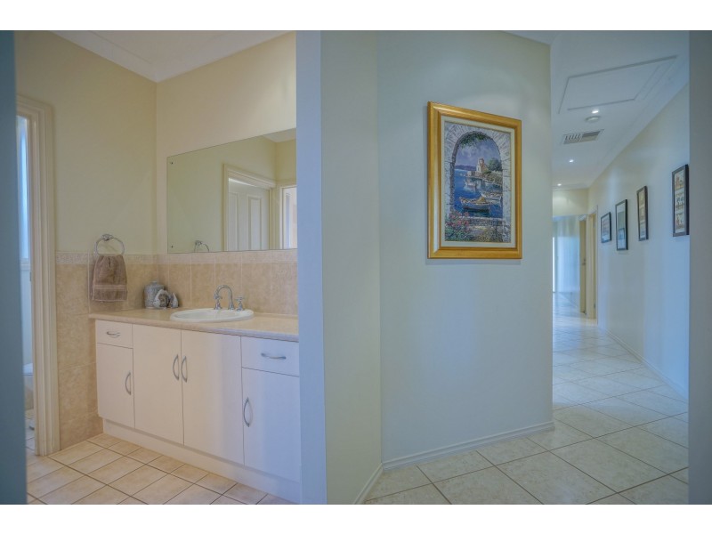 82 Gilmore Crescent, Wallaroo SA 5556