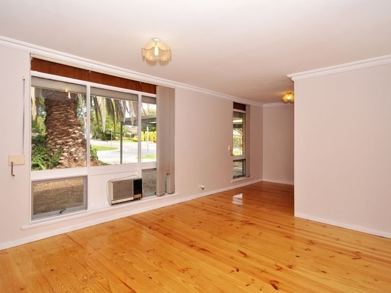 16 Jennifer Drive, Happy Valley SA 5159